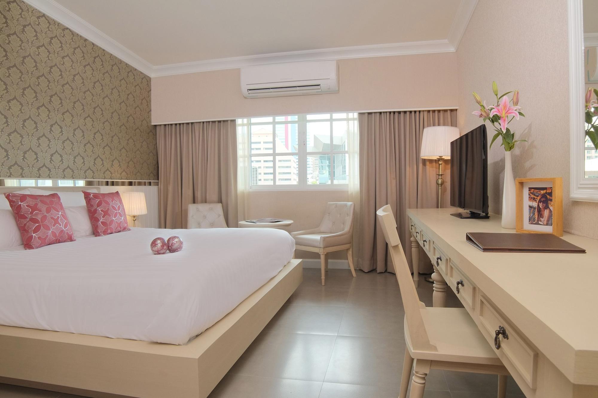 Hotel The Raya Surawong Bangkok Esterno foto