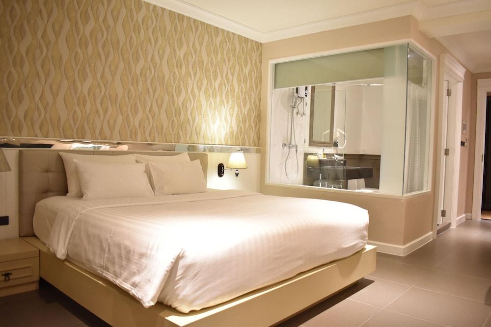Hotel The Raya Surawong Bangkok Esterno foto