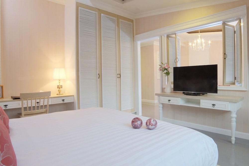 Hotel The Raya Surawong Bangkok Esterno foto