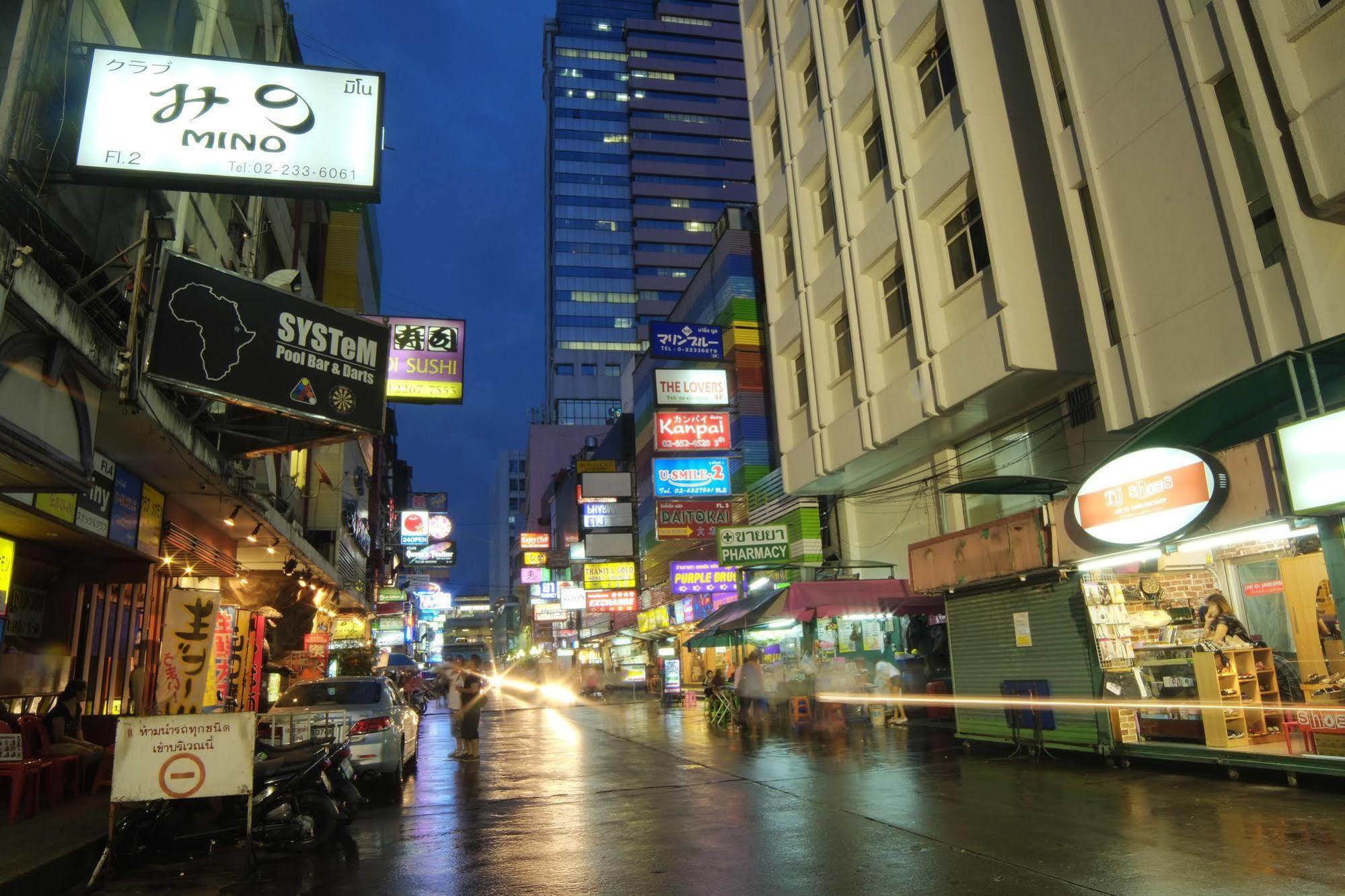 Hotel The Raya Surawong Bangkok Esterno foto