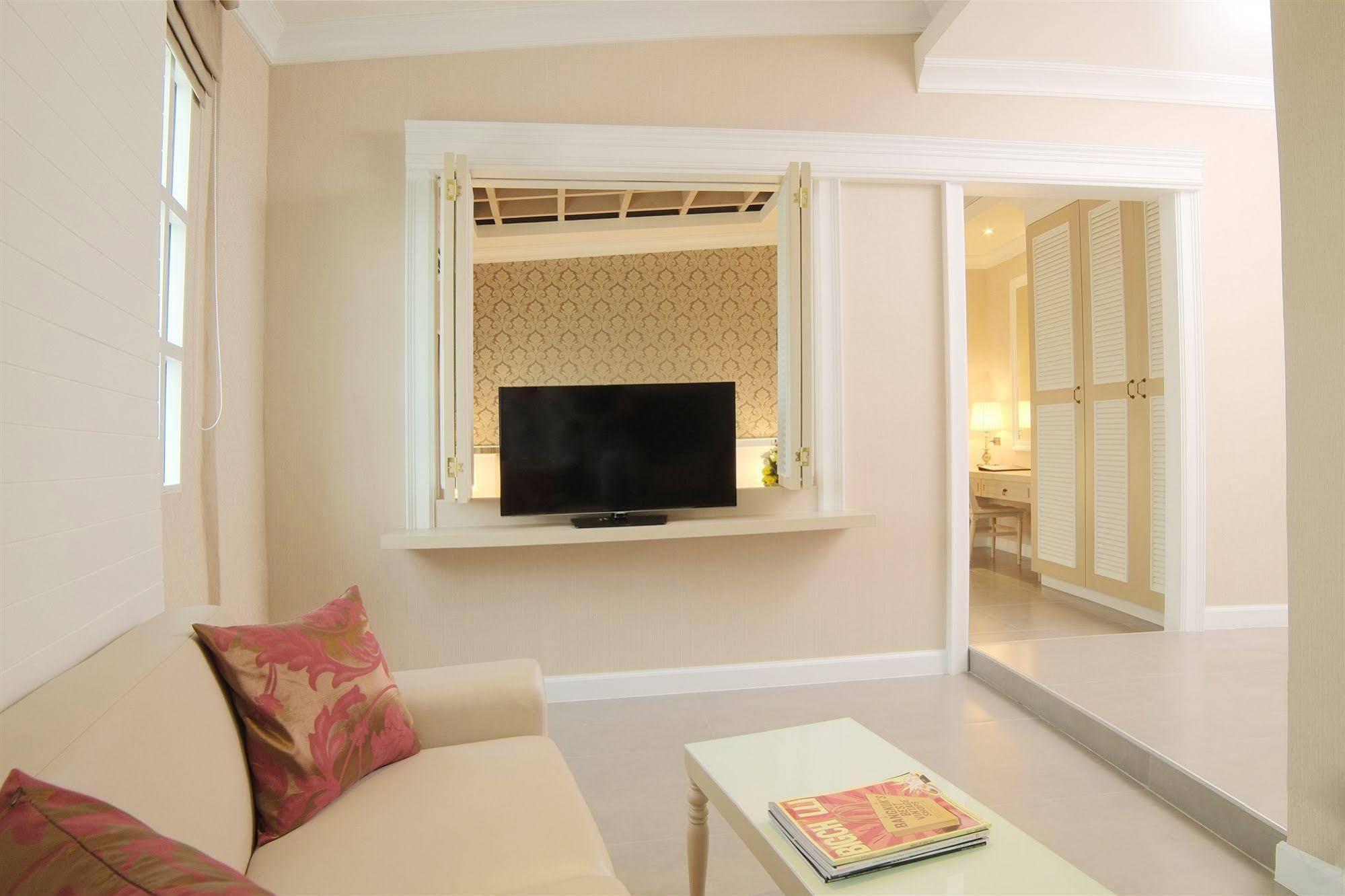 Hotel The Raya Surawong Bangkok Esterno foto